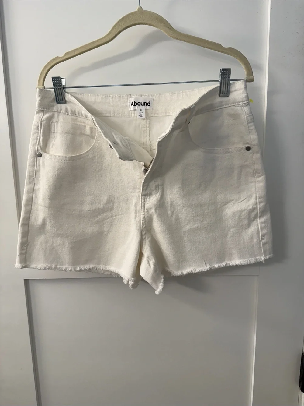 Abound (Nordstrom) White Raw-Hem Denim Shorts - Picture 3 of 7